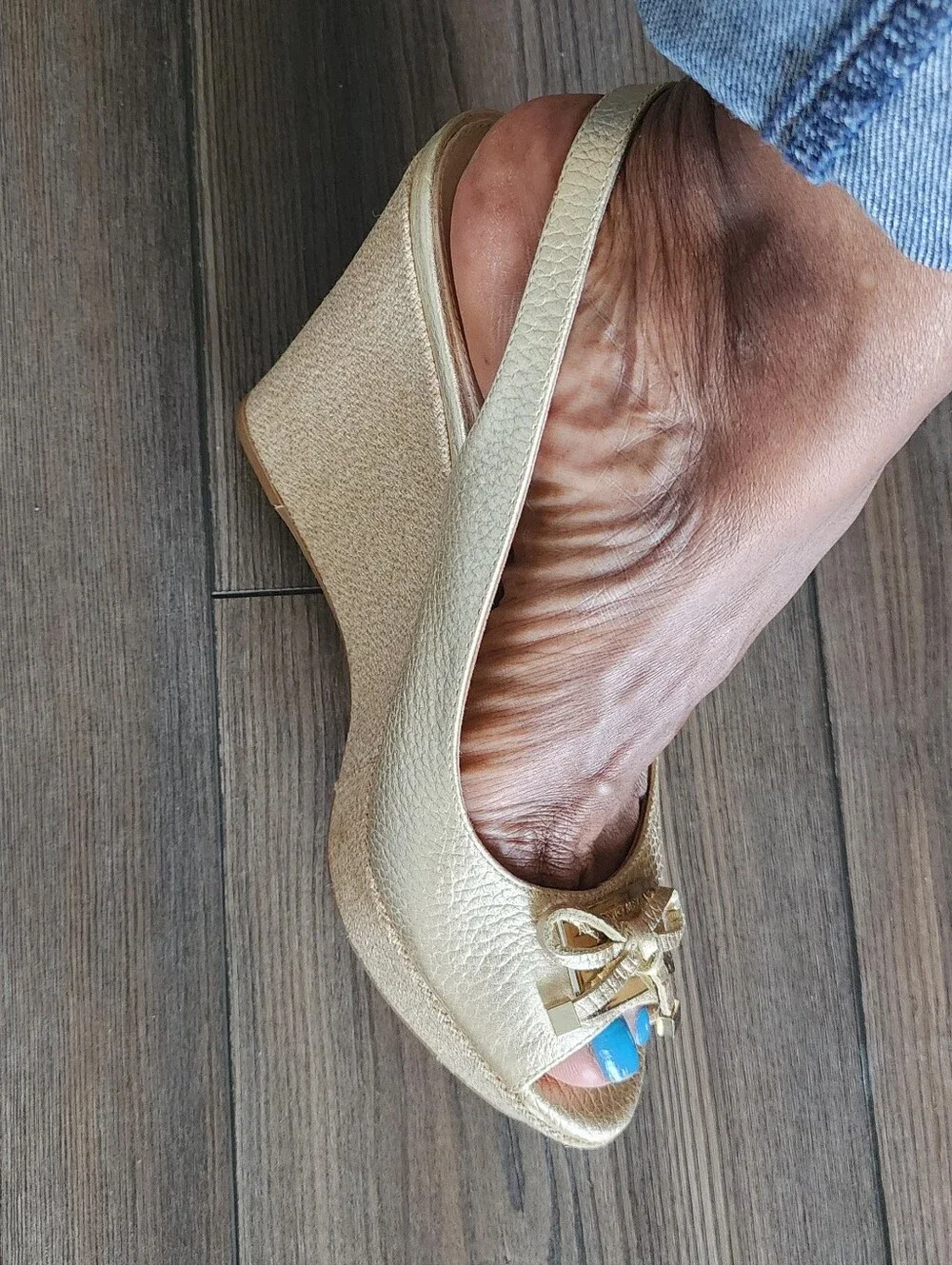Antonio Melani Gold Platform Sandal, 8M